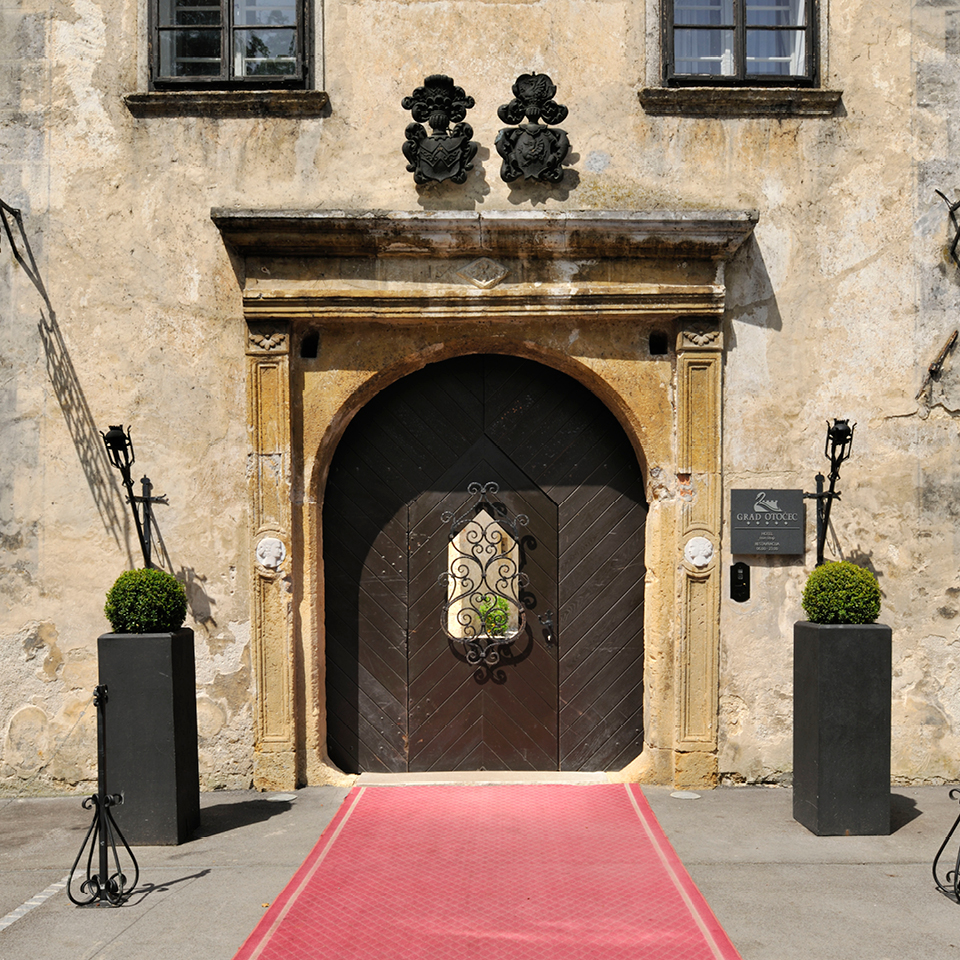 HotelGradOtocec 3
